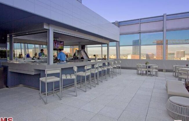 1 bed, 1.5 baths, 1,020 sqft, $5,500, Unit 31F