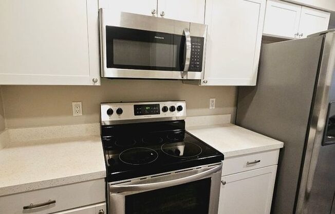 2826 E Capri Cir Apt 1