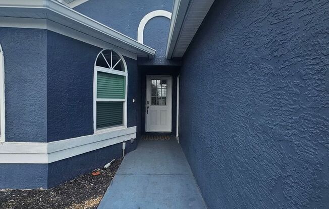 3/2/1 Duplex on the water AVAILABLE NOW! Annual Rental