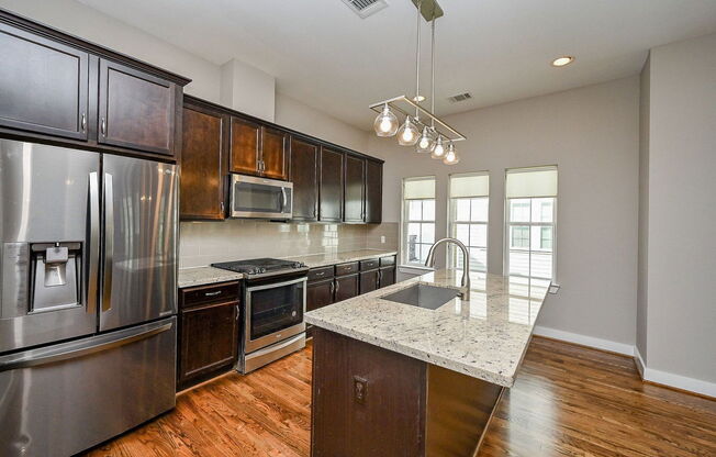 3 beds, 3.5 baths, 2,427 sqft, $2,900, Unit C