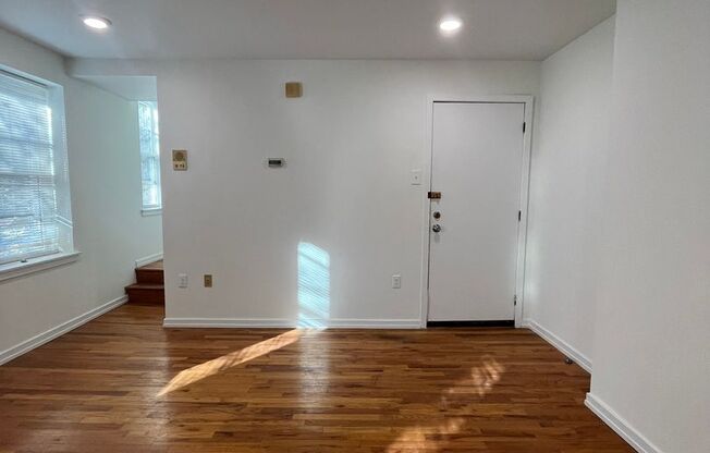 2 beds, 1 bath, $2,250, Unit #2