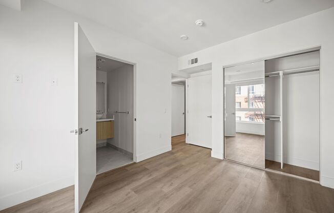 4 beds, 4 baths, 1,200 sqft, $4,484, Unit 210