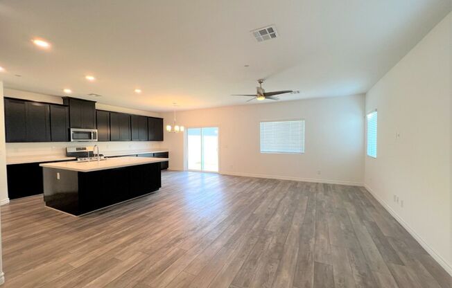 4 BEDROOMS, 2.5 BATHS AT VILLIAGES AT TULE SPRINGS