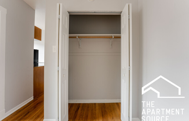 3259 N Wrightwood Ave 2H