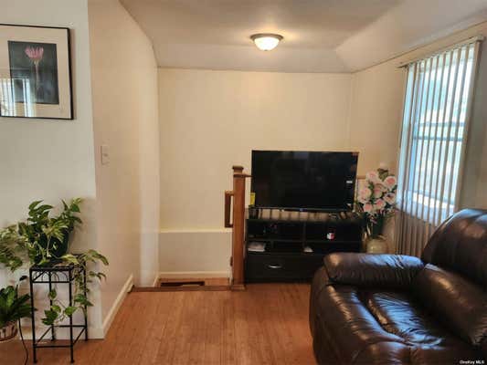 2 beds, 1 bath, 800 sqft, $2,800