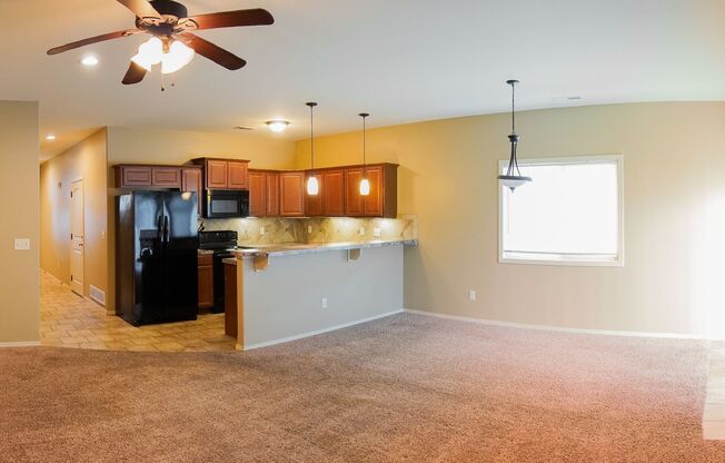 3-Bed Duplex w Garage + Fenced Yard