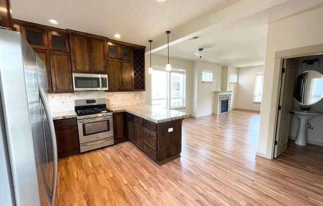 4 Bedroom Home near Orenco Station!!