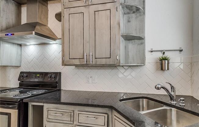 3-bedroom in the Village - Updated