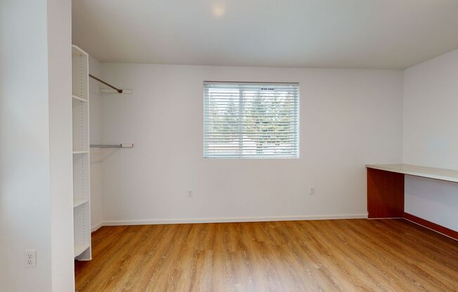 Studio, 1 bath, 180 sqft, $1,295, Unit 4400