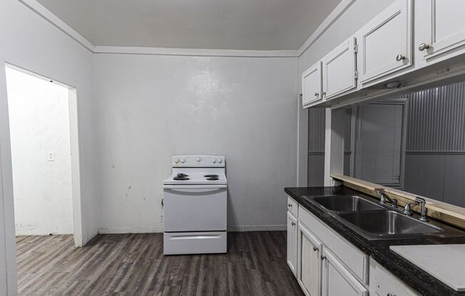 2 beds, 1 bath, $925