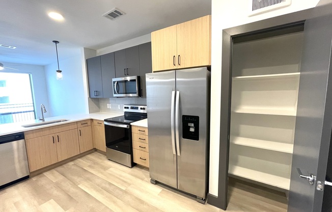 5540 SOFIA PL