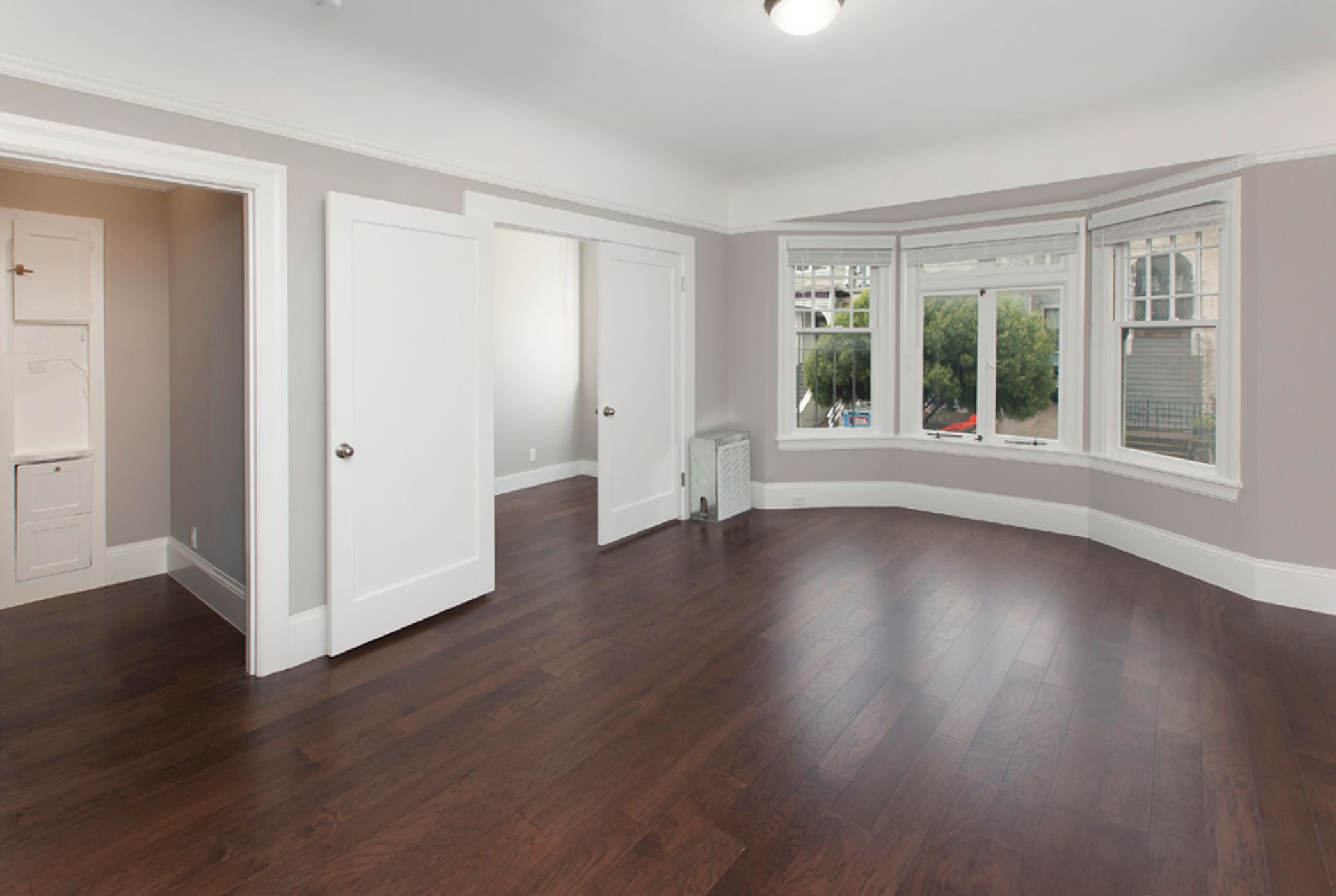 Lower Haight: Recently Renovated Studio w/ Office, Dishwasher & Shared Yard