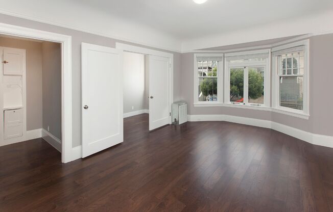 Lower Haight: Recently Renovated Studio w/ Office, Dishwasher & Shared Yard