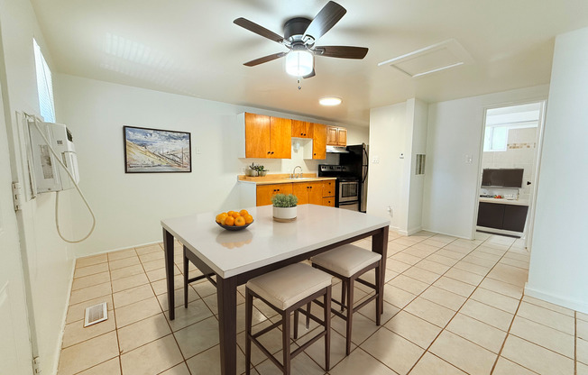 2 beds, 1 bath, $1,299, Unit 5