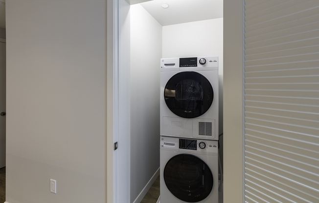 1 bed, 1 bath, 650 sqft, $3,685, Unit 424