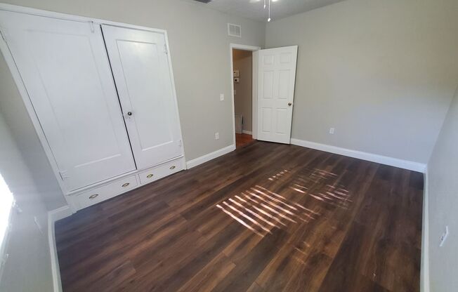 3 beds, 1 bath, $2,600