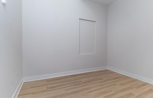 Studio, 1 bath, 325 sqft, $1,200, Unit Unit 101-Furnished