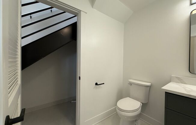 1 bed, 1.5 baths, 689 sqft, $3,395, Unit 209
