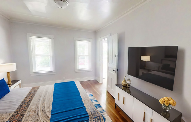 2 beds, 1 bath, 800 sqft, $1,395, Unit 515-Lower Meigs