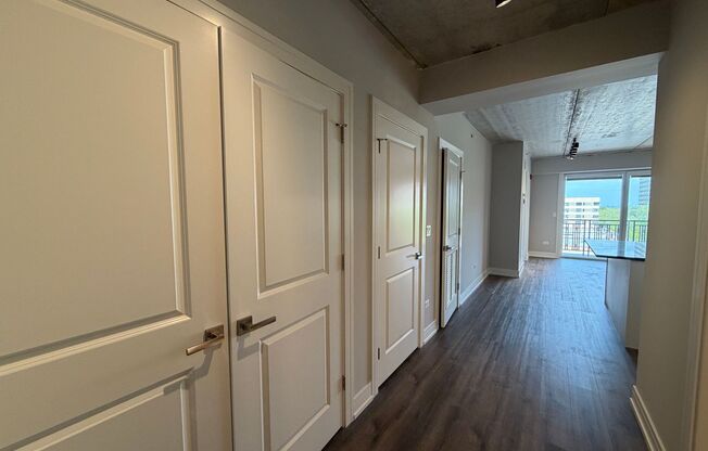 1 bed, 1 bath, 681 sqft, $2,700, Unit 952-708
