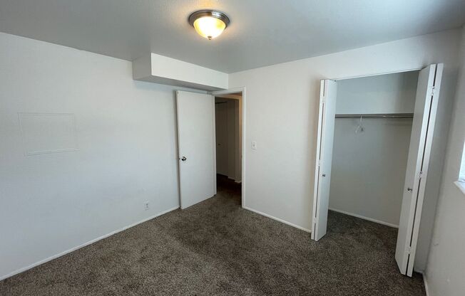 2 beds, 1 bath, 900 sqft, $1,095, Unit Unit 6