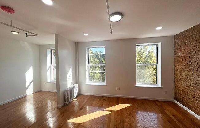 3 beds, 3 baths, 1,954 sqft, $7,000, Unit 2