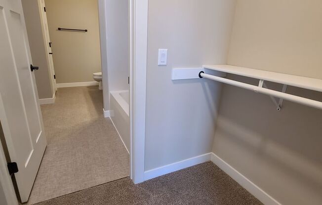 1 bed, 1 bath, 785 sqft, $1,395, Unit 124-215