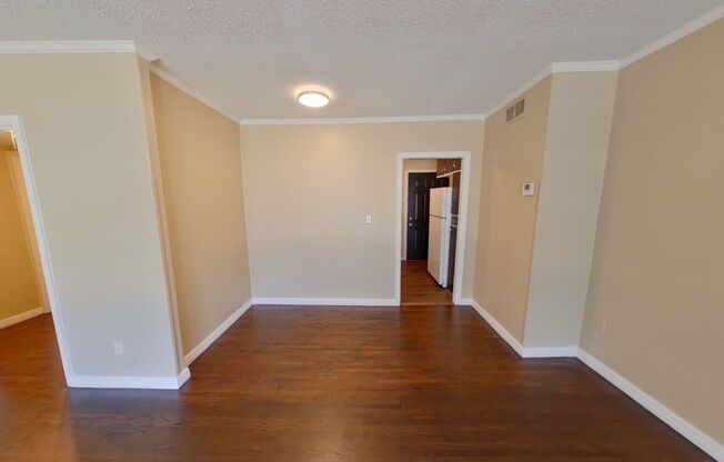 2 beds, 1 bath, $795