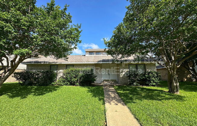 5209 PENSACOLA DR