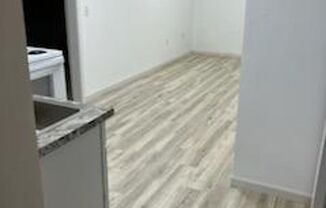 2 beds, 1 bath, $1,200, Unit 103