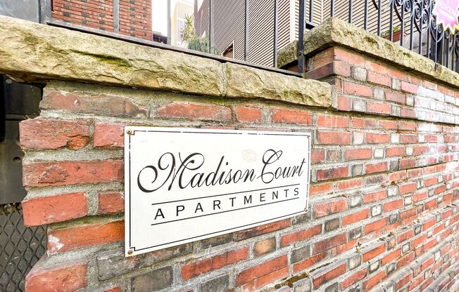 Studio, 1 bath, 455 sqft, $1,395, Unit 1519-304