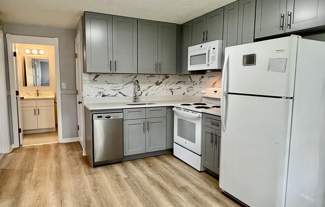 27 ELMWOOD PARK