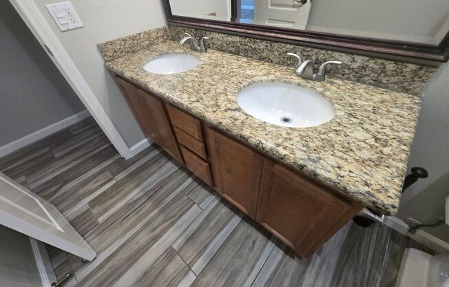 4 beds, 2 baths, $3,500, Unit Unit 113