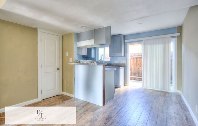 Jana - * 14049 Dicky St