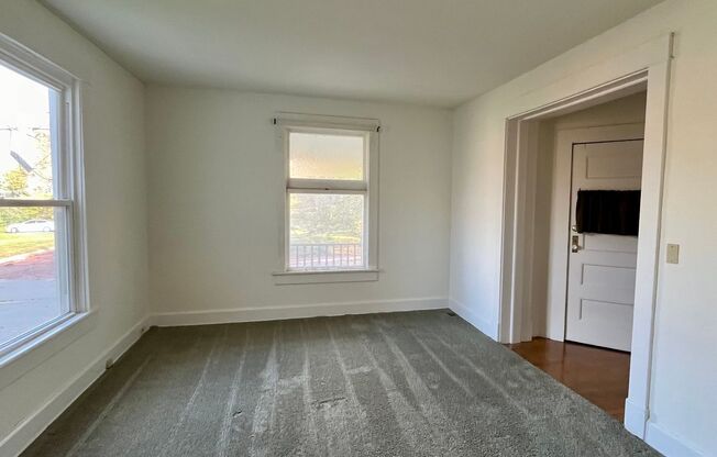 1 bed, 1 bath, $675, Unit A