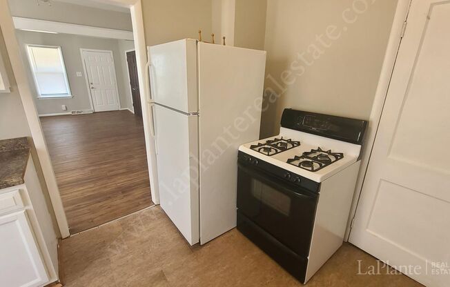 2 beds, 1 bath, $1,000