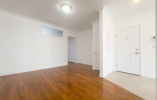 3 beds, 1 bath, $4,500, Unit 3