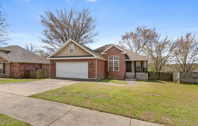 Great Home in West Fayetteville - 10 minutes to U of A!