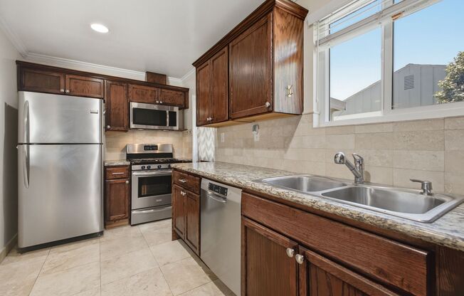 Stunning 3-Bedroom Burbank Home with Office & Entertainer’s Backyard