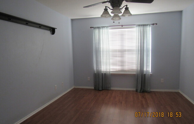 4 beds, 2 baths, $1,725