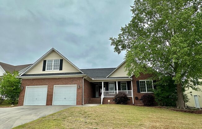 3 Bedroom, 2 Bath Home with a Bonus in Jack Britt School District!!