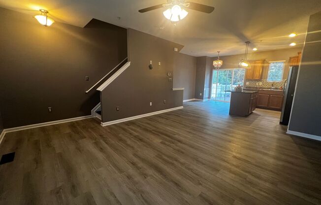 Quaint 2 BR/2.5 BA Townhome in Tanyard Springs Community of Glen Burnie!