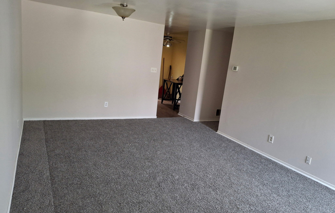 21 HOLCUMB CT
