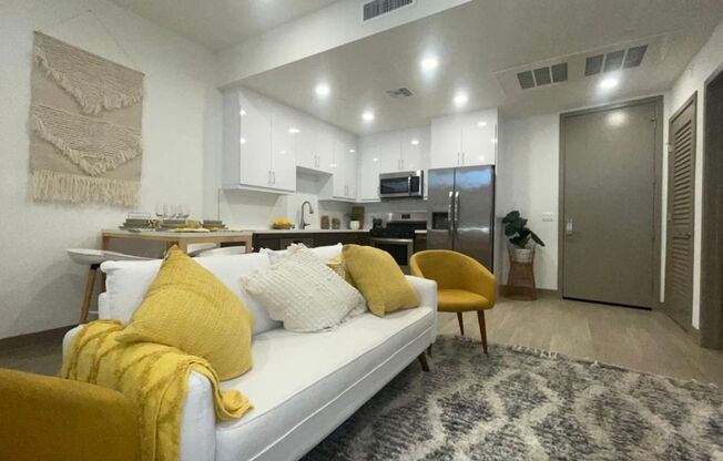 Fantastic Views!!! 323-879-9620