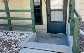 2 beds, 1 bath, $1,050, Unit 1244 Yellowstone