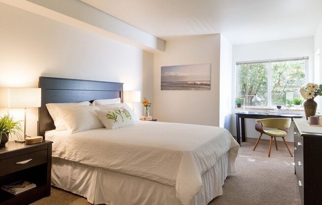 2 beds, 1 bath, 784 sqft, $1,599, Unit GHP410