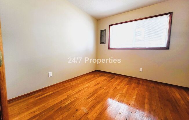 2 beds, 1 bath, $1,395, Unit 6714