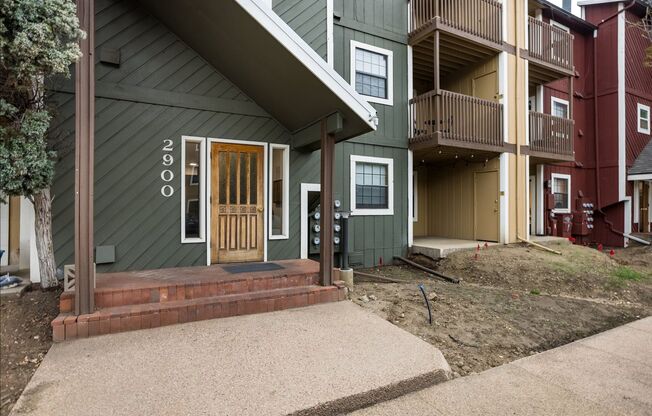 1-Bedroom condo in popular Gold Run available for Summer 2025 Preleasing!