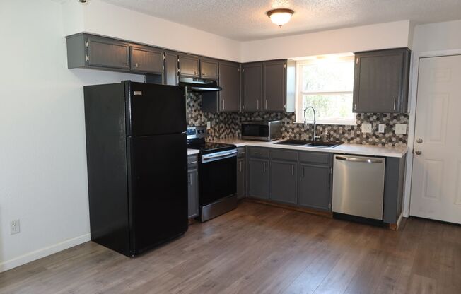 Hill Country Duplex - 1/2 Acre - Oak Hill - Cool 2Bd 1.5 BA - Totally Remodeled - Carport - $1700
