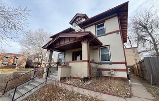 Beautiful Top-Floor 1Bd/1Ba Apartment with City Park Views